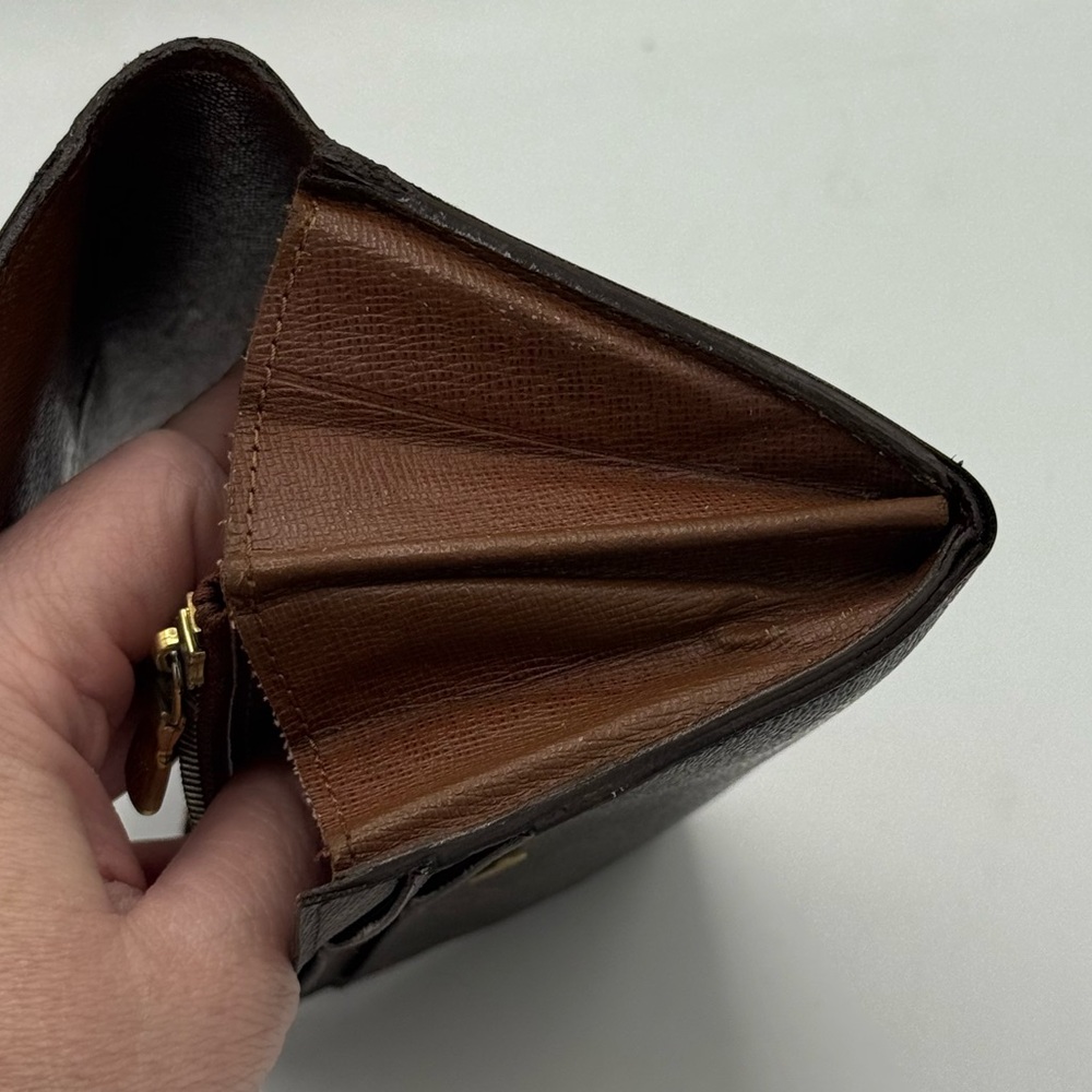 Louis Vuitton Monogram Sarah Wallet *Loose Snap, Doesn’t Hold* ✔️Authentic! 2009 - Picture 9 of 15